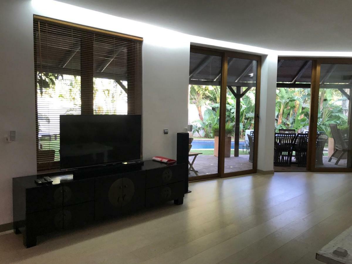 Villa With Heated Pool And Jacuzzi Close To Puerto Banus And Beach เอสเตโปนา ภายนอก รูปภาพ
